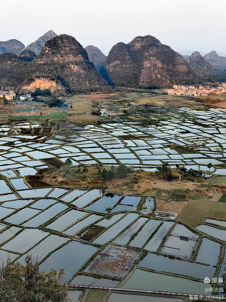 桂林会仙"玻璃田"